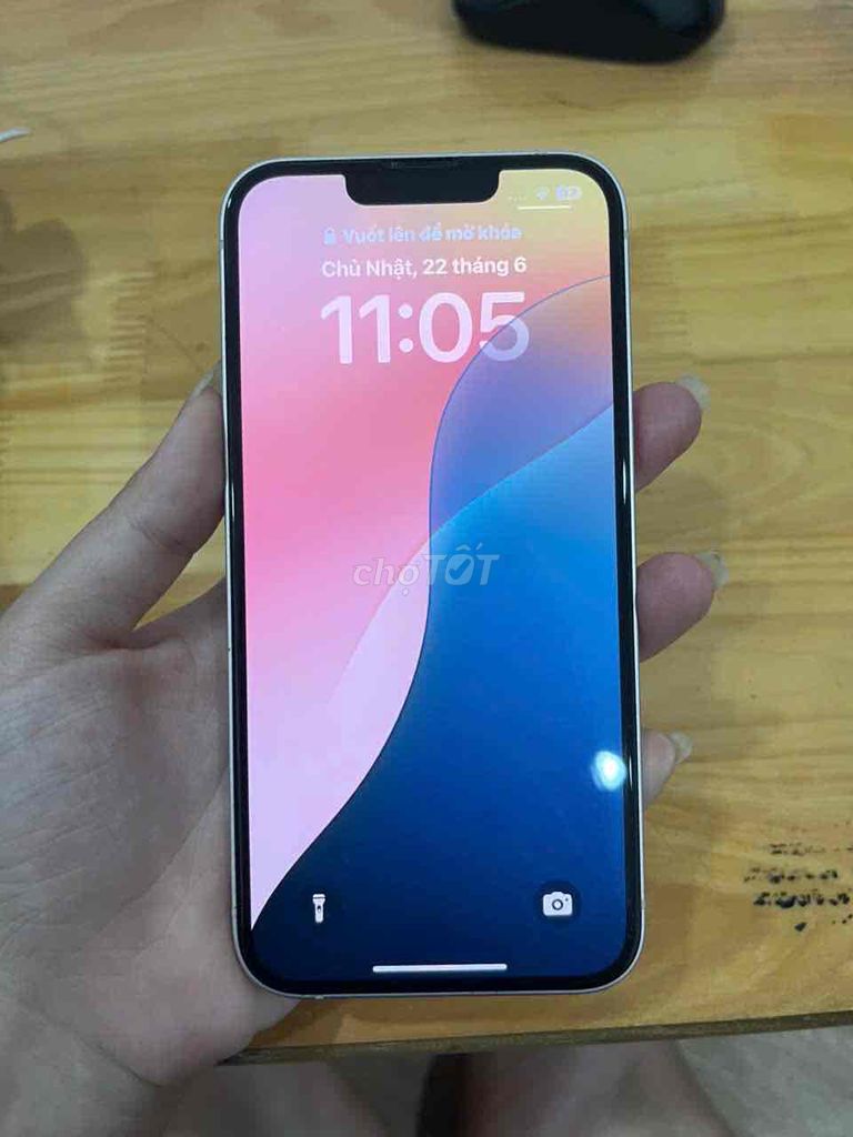 Cần bán IPhone 13 - mã VN