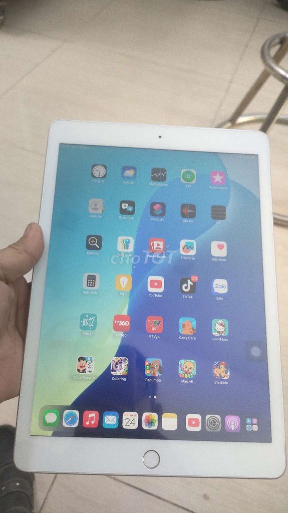 Apple iPad 7 128g. Mua bán Máy tính bảng tại Quận 7 Tp Hồ Chí Minh được đăng bởi thanhnguyen anh hình 1