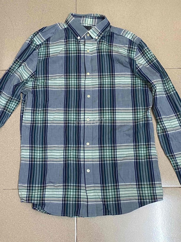 áo sơ mi xanh sọc size M hiệu uniqlo