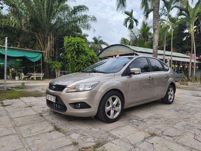 Ford Focus 2011 Tự động Vàng cát