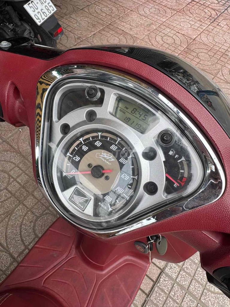Хонда Шмоде-125 2013 красная, черная
