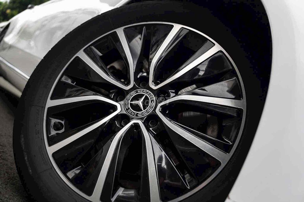 LONG ANH AUTO về Mercedes C200FL model 2019. Mua bán Ô tô tại Quận 7 Tp Hồ Chí Minh được đăng bởi LongAnh AuTo  hình 6
