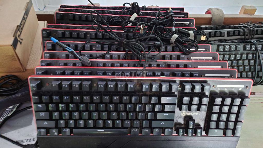 Bàn phím cơ Gaming Đen Đỏ. Mua bán Phụ kiện (Màn hình, Chuột...) tại Huyện Châu Thành Tiền Giang được đăng bởi Hoàng Ân hình 1