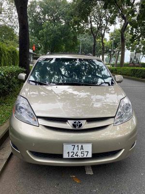 Toyota Sienna 2008 - 180000 km. Mua bán Ô tô tại Quận Tân Bình Tp Hồ Chí Minh được đăng bởi hoang ngoc huu phuoc