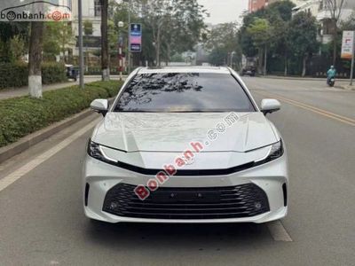 Toyota Camry 2.0Q 2025. Mua bán Ô tô tại Quận Hai Bà Trưng Hà Nội được đăng bởi Trang Toyota Thanh Xuân