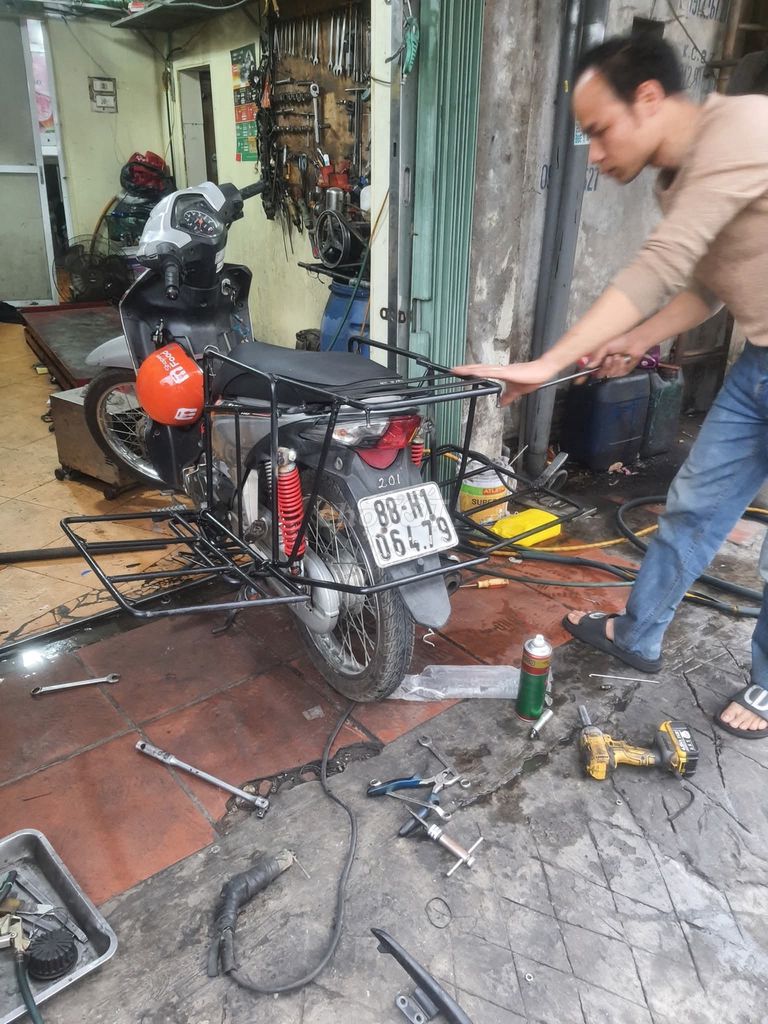 Chuyên sản xuất giá chở hàng cho xe máy. Mua bán Phụ tùng xe tại Quận Hai Bà Trưng Hà Nội được đăng bởi nguyen tuan hình 2