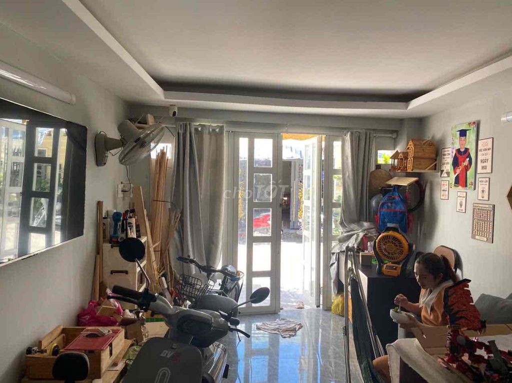 Срочно продается дом рядом с рынком Нхон Дык