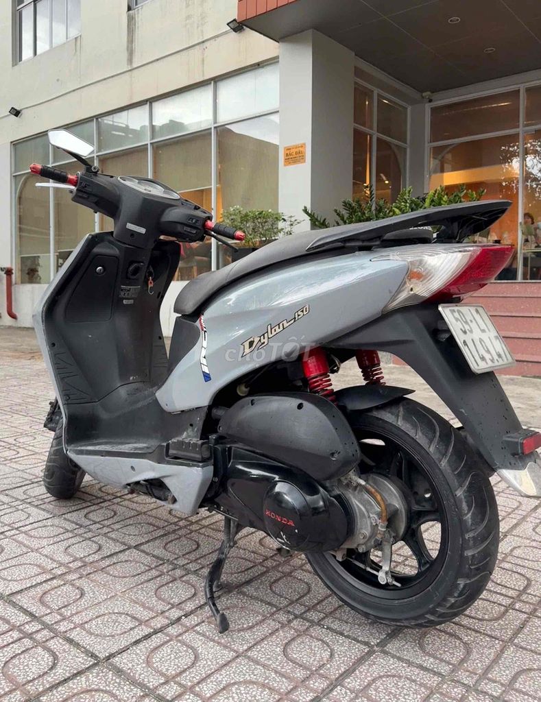 Honda Dylan 150 с городскими номерами (BSTP)