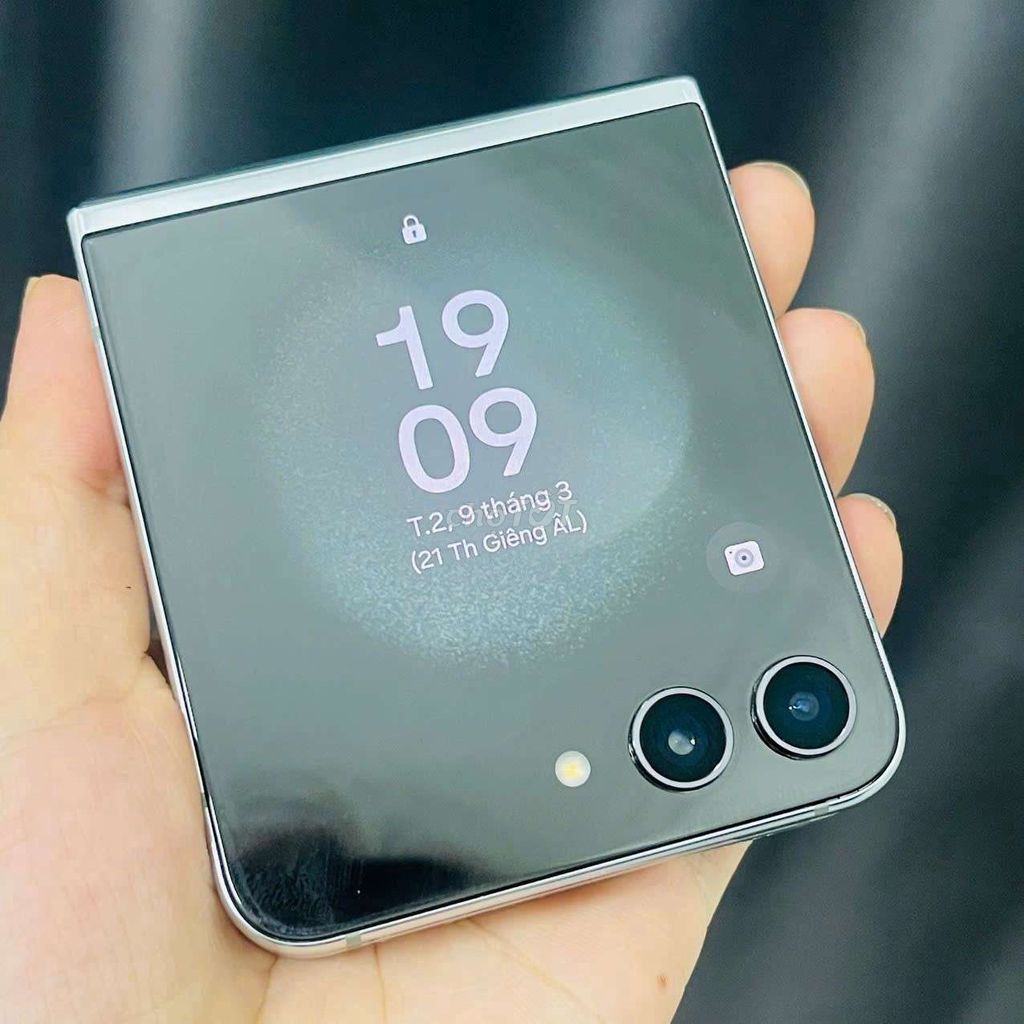 Samsung Galaxy Z Flip 5 512GB Xanh Việt Nam. Mua bán Điện thoại tại Quận Thanh Xuân Hà Nội được đăng bởi nguyễn nga hình 1