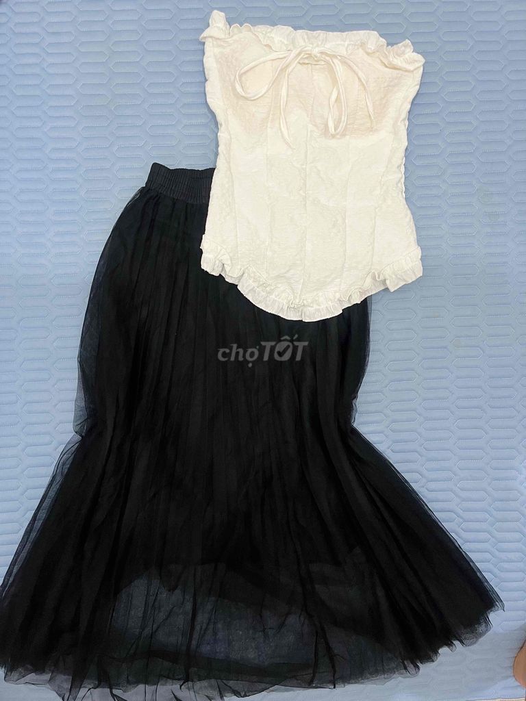 Set đồ Trắng Đen Size S. Mua bán Quần áo tại Huyện Sơn Hà Quảng Ngãi được đăng bởi Nhi Thai hình 1