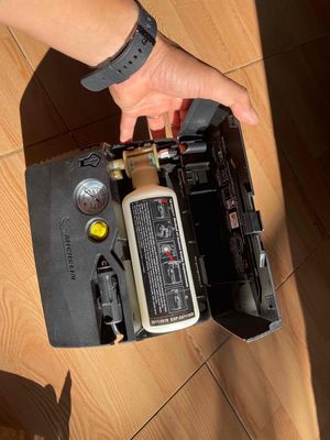 Bộ vá lốp khẩn cấp Michelin 12V. Mua bán Phụ tùng xe tại Thành phố Pleiku Gia Lai được đăng bởi Chán Thì Bán 