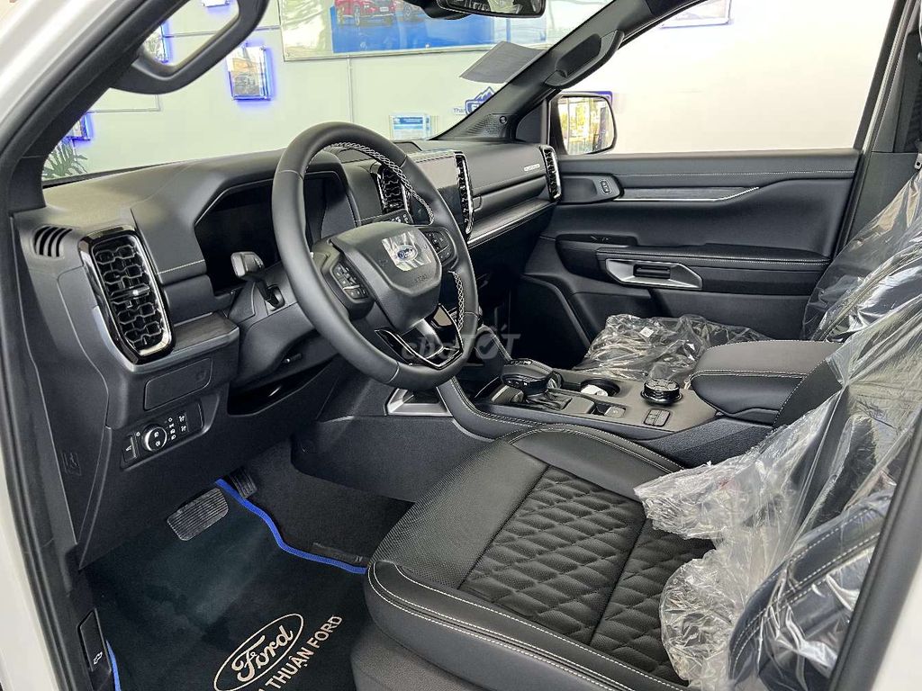 2025 Platinum 2.0L 4x4 AT. Mua bán Ô tô tại Thành phố Phan Thiết Bình Thuận được đăng bởi Lê Thị Anh Thơ  hình 5