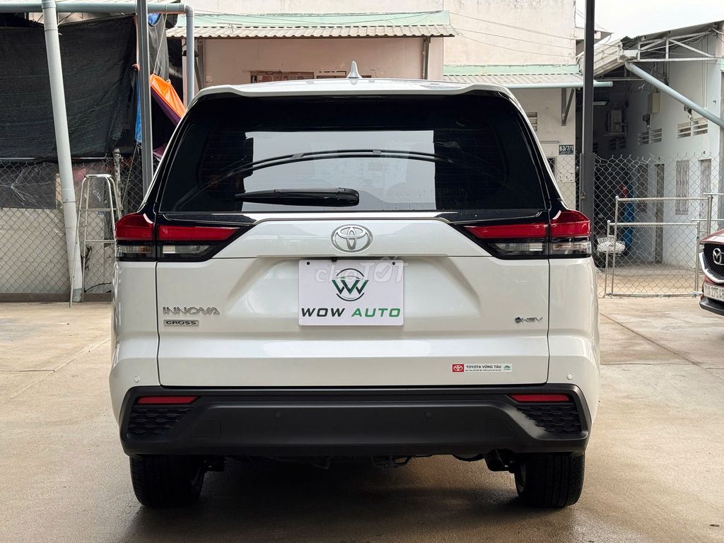 Innova Cross Hybrid 2026 Жемчужно-белый после первого владельца