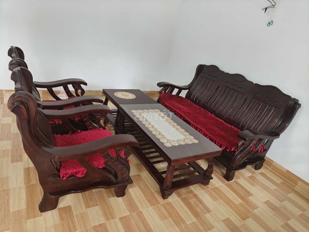 Bộ bàn ghế Gỗ Nâu. Mua bán Bàn ghế tại Thành phố Buôn Ma Thuột Đắk Lắk được đăng bởi Mỹ Duyên hình 1
