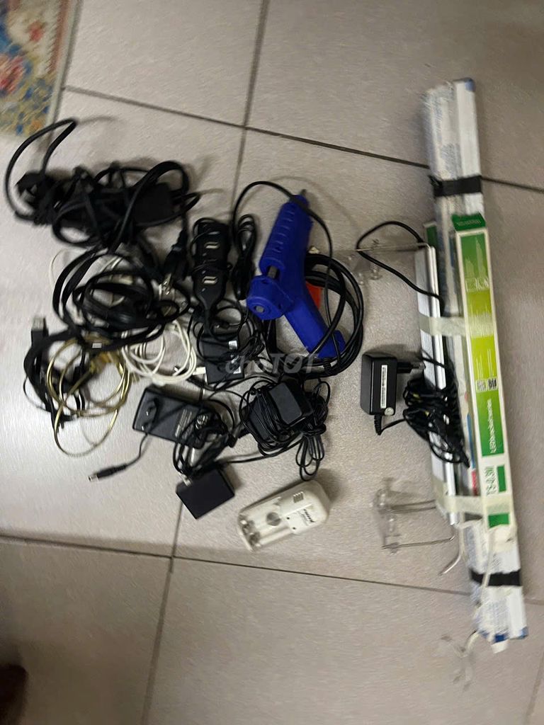 ĐỒ DÙNG ĐÈN VÀ CÁC ĐỒ DÙNG KHÁC. Mua bán Đèn tại Quận Cầu Giấy Hà Nội được đăng bởi Bảo hình 1