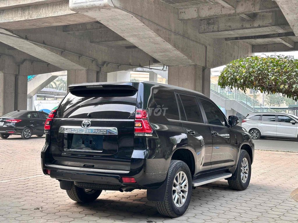 Toyota Hà Đông bán Prado 2021 2.7VX 4v5 km. Mua bán Ô tô tại Quận Hà Đông Hà Nội được đăng bởi Toyota Hà Đông Tsure hình 3