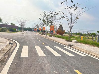 Bán đất full thổ cư, sổ hồng riêng, cách Vinhomes Hóc Môn 15 phút