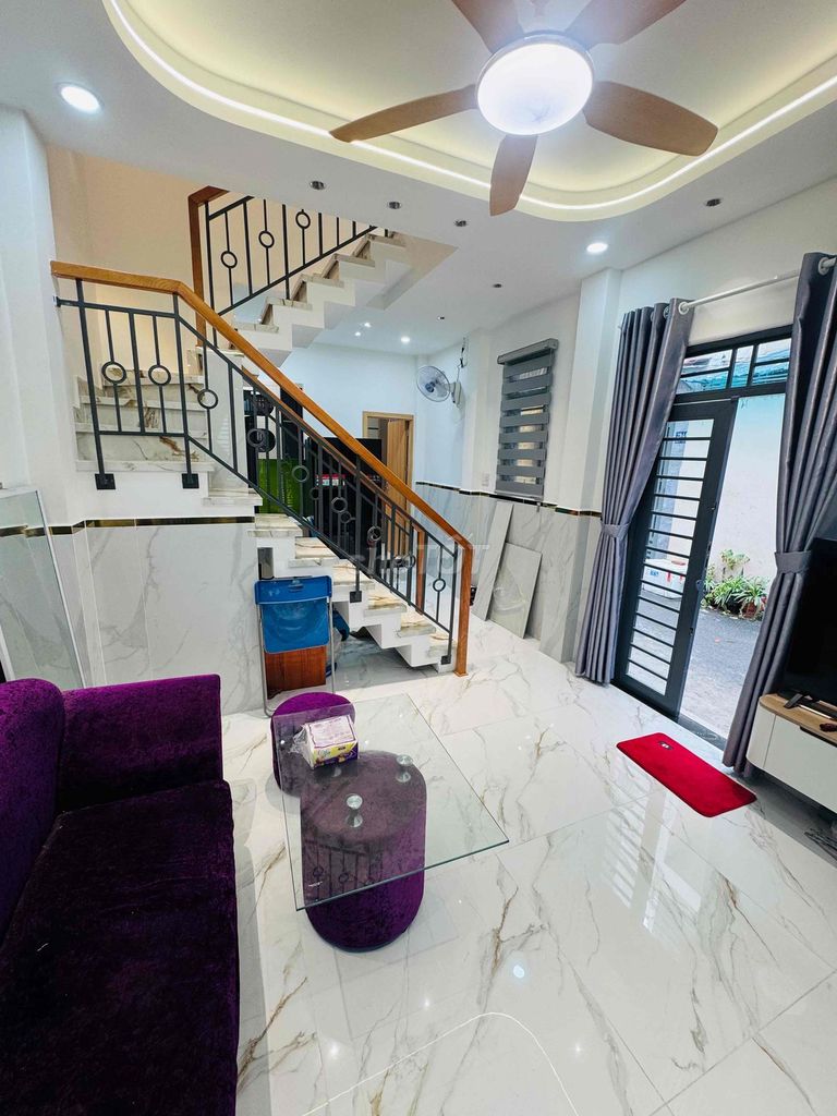 Новый красивый дом в переулке 276 Thống Nhất, в районе 16