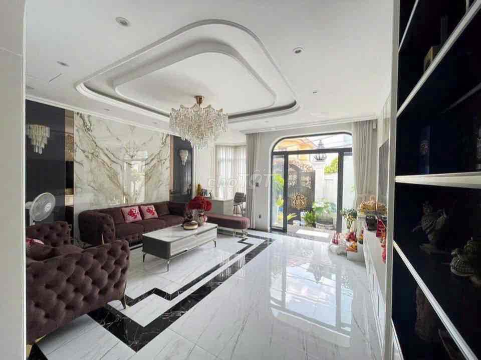 BIỆT THỰ GÓC 2 MẶT TIỀN 5 TẦNG KHU PHONG PHÚ 5 ĐỐI DIỆN BẾN XE QUẬN 8