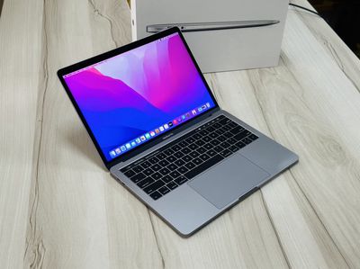 Macbook Pro 2017 (Core i5, 8GB, 256GB) Touch Bar. Mua bán Laptop tại Quận Tân Phú Tp Hồ Chí Minh được đăng bởi Nhân Văn Laptop
