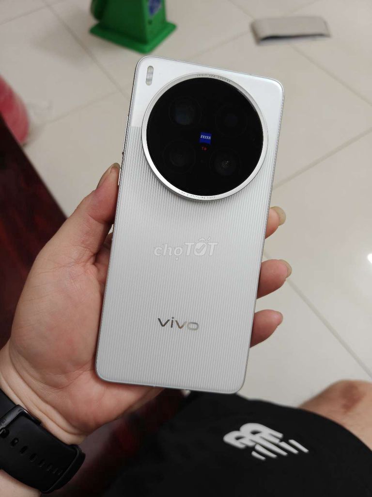 Vivo X200 Ultra(16/512)trắng likenew+ốp+sạc cáp gl. Mua bán Điện thoại tại Quận 5 Tp Hồ Chí Minh được đăng bởi Strawberry Táo hình 1