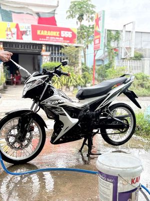 Xe máy Honda Sonic màu đen trắng. Mua bán Xe máy tại Huyện Duyên Hải Trà Vinh được đăng bởi Tran Anh Kiệt