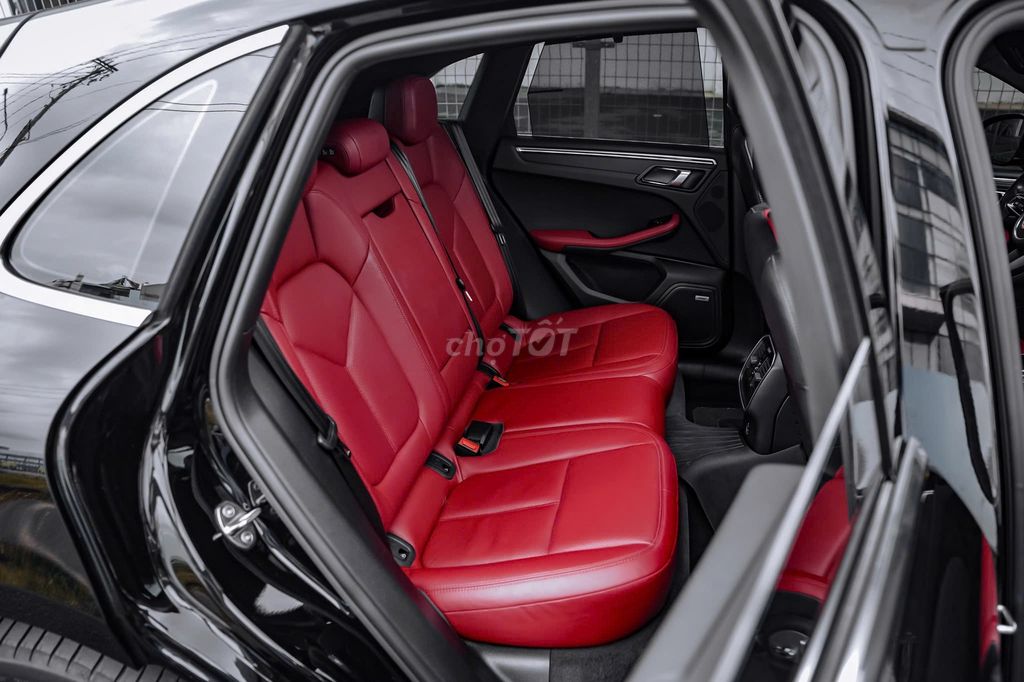 Porsche Macan 2021 màu đen ghế đỏ cực đẹp. Mua bán Ô tô tại Quận 7 Tp Hồ Chí Minh được đăng bởi Hoàn Lee Xe Lướt hình 15