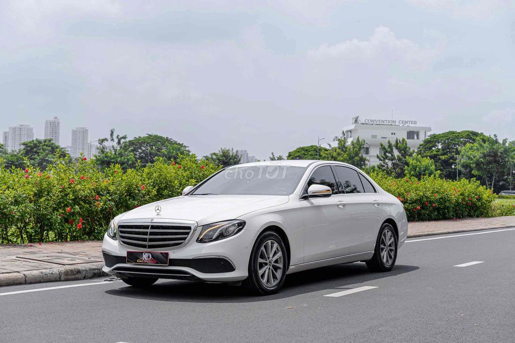 E200 Facelift - 2019 màu trắng/ nt nâu sang trọng. Mua bán Ô tô tại Quận 7 Tp Hồ Chí Minh được đăng bởi Dương Phương hình 2