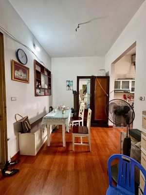 Bán căn hộ TT Ngân Hàng, Thanh Xuân, sổ đỏ to - 3 PN, lô góc, giá 3 t. Mua bán căn hộ/chung cư tại Quận Thanh Xuân Hà Nội được đăng bởi Cúc Lê