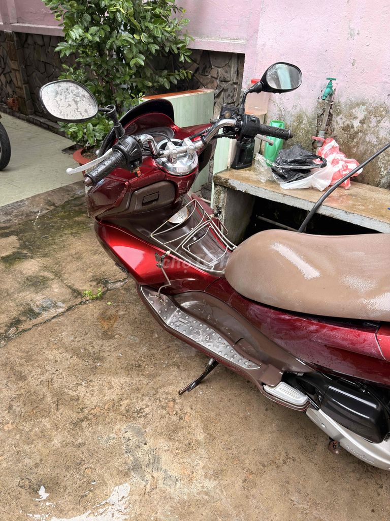 Honda PCX 2011 тайской сборки, красный