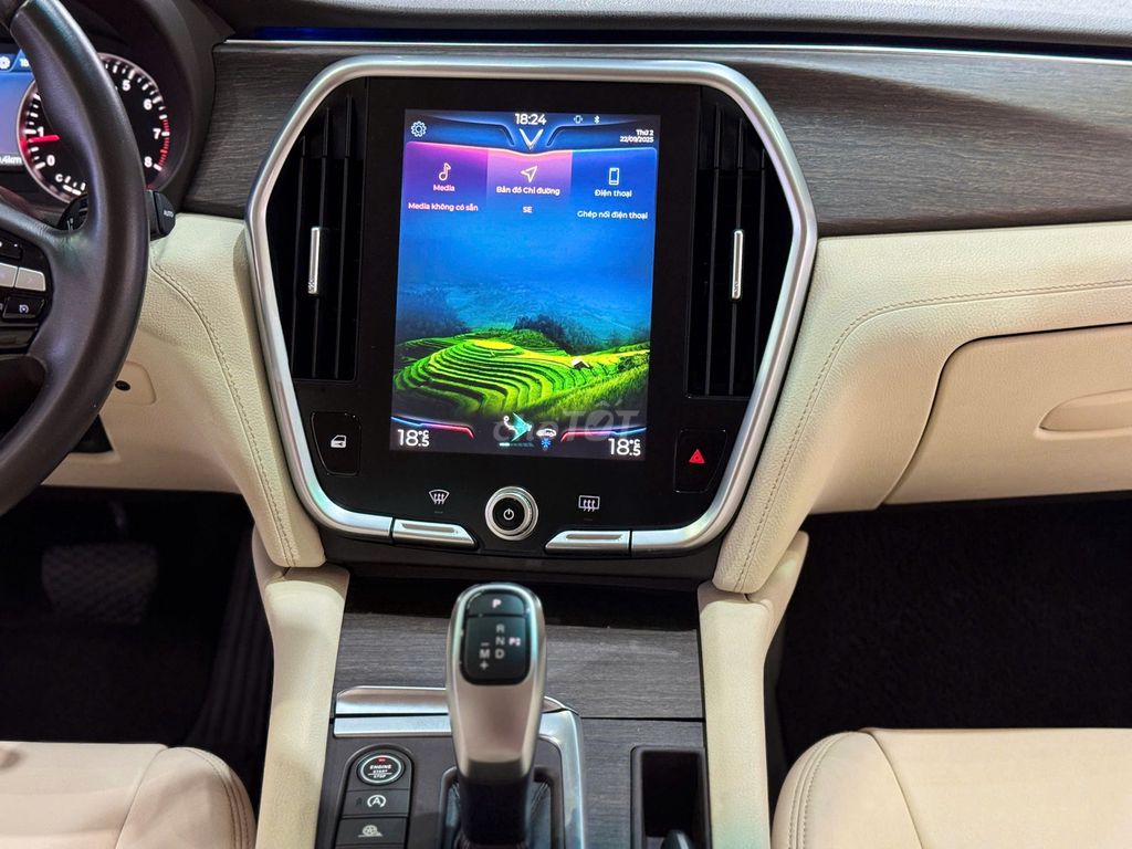 VinFast Lux A Premium 2.0 AT 2020. Mua bán Ô tô tại Quận Thanh Xuân Hà Nội được đăng bởi Nguyễn Tuấn Hoàng hình 8