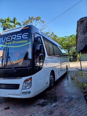 Bán xe UNIVERSE 47 chỗ đời 2016 màu trắng. Mua bán Ô tô tại Huyện Chương Mỹ Hà Nội được đăng bởi Hữu Dũng
