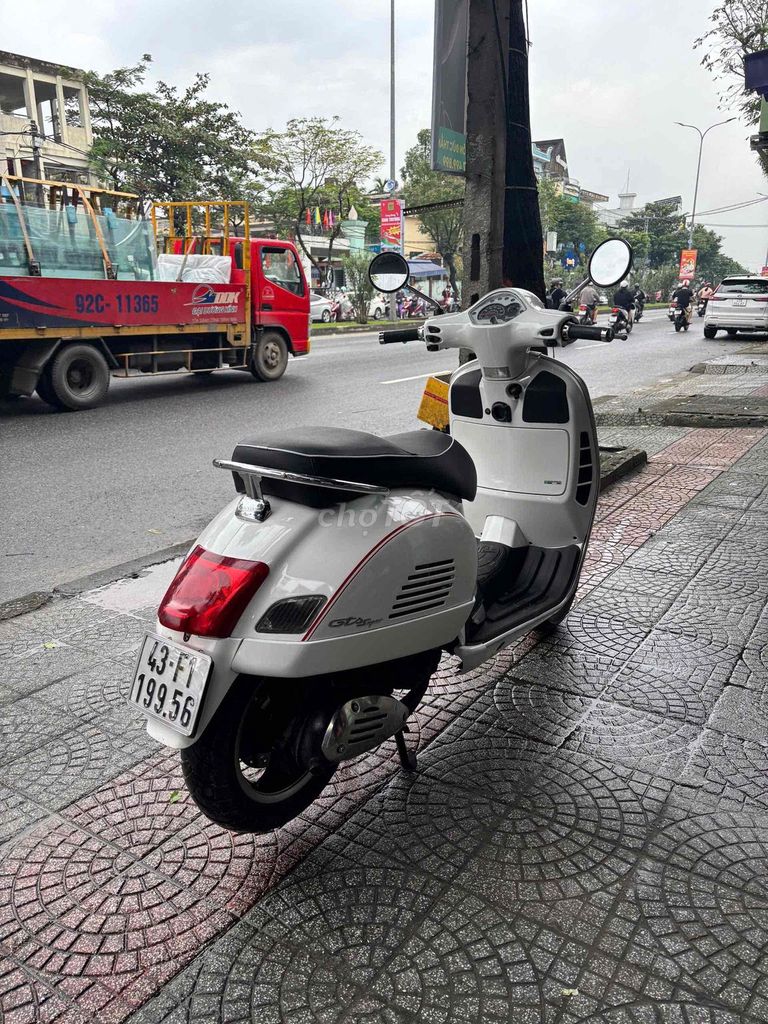 Piaggio Vespa 3V GTS đời 2014,bs 43.Có trả góp. Mua bán Xe máy tại Quận Liên Chiểu Đà Nẵng được đăng bởi quang chuyên hình 5