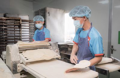 Tuyển 10 CÔNG NHÂN SẢN XUẤT / 1 KẾ TOÁN NỘI BỘ