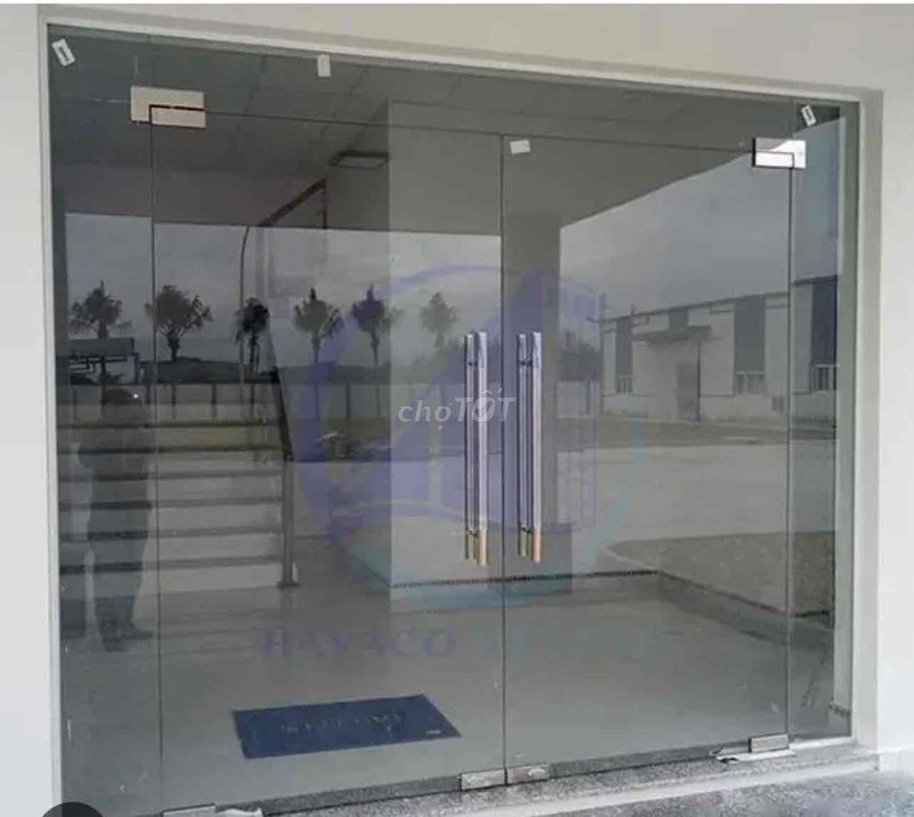 Cửa kính cường lực 12ly 2m7x2m8 Rất mới. Mua bán Nội thất, đồ gia dụng khác tại Huyện Thuỷ Nguyên Hải Phòng được đăng bởi mrhiệp  hình 1