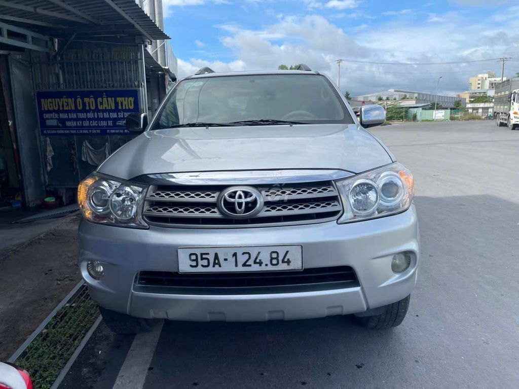 Fortuner máy dầu đk 2010. Mua bán Ô tô tại Quận Ninh Kiều Cần Thơ được đăng bởi Tân Cần Thơ hình 1