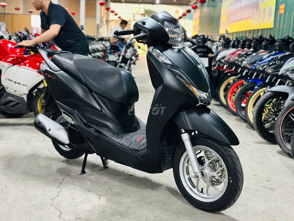 XE MÁYTHANH TÙNG_LEAD 125 ĐEN NHÁM CHÍNH CHỦ. Mua bán Xe máy tại Quận Nam Từ Liêm Hà Nội được đăng bởi THANH TÙNG hình 1