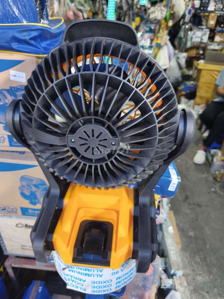 Quạt pin HUKAN Vàng, Đen. Mua bán Quạt tại Quận Ninh Kiều Cần Thơ được đăng bởi LÂM QUỐC TRUNG hình 1