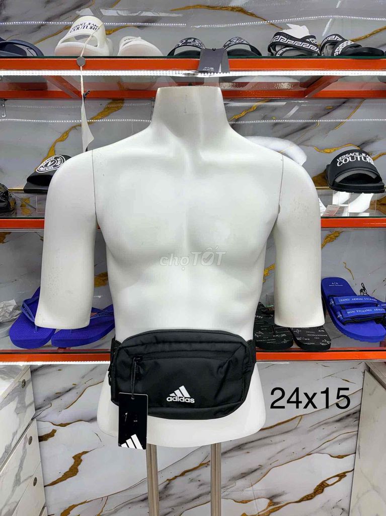 Túi đeo chéo Adidas Đen Vải chính hãng. Mua bán Túi xách tại Thành phố Thủ Dầu Một Bình Dương được đăng bởi Lâm thiên đường hàng hiệu hình 1