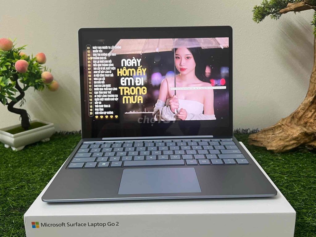 Surface laptop Go màn cảm ứng cực nhạy