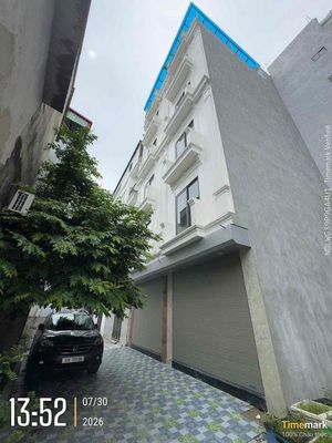 bán nhà Xuân Đỗ Long Biên 5tầng 3 ngủ 5,6 tỷ
