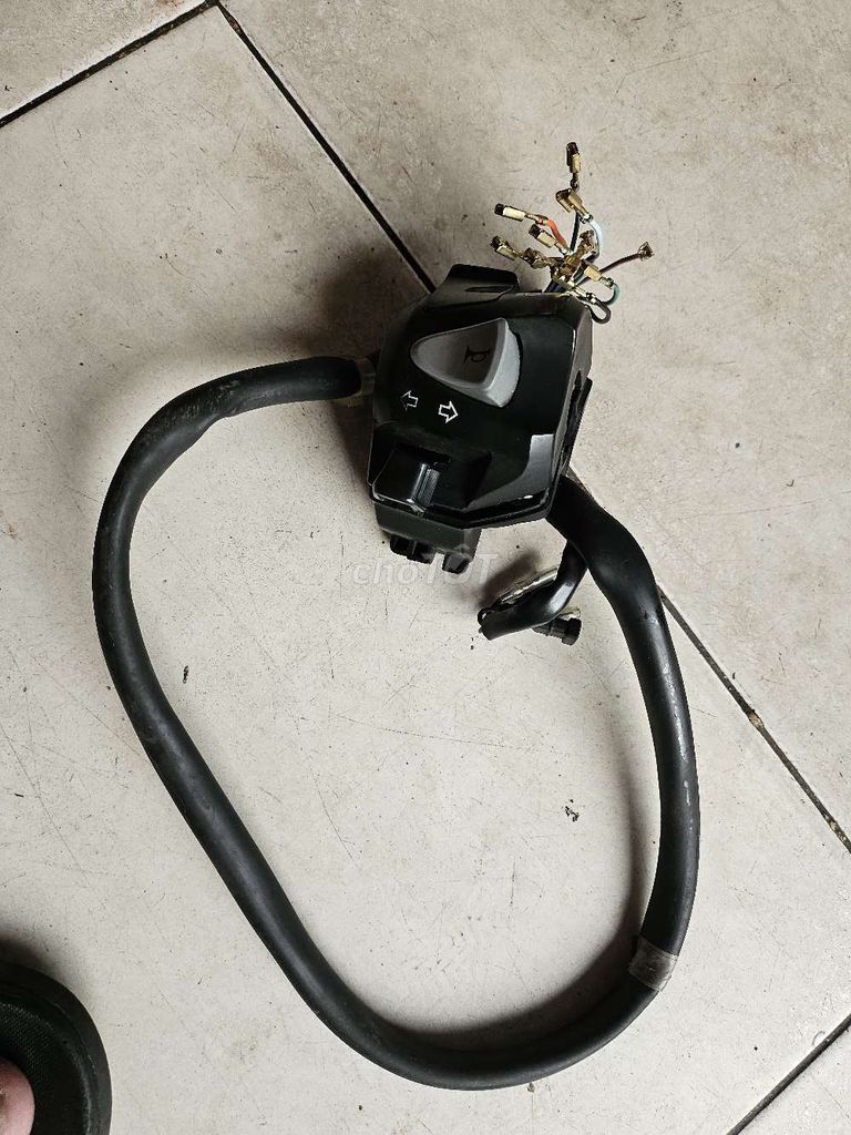 Cùm trái zin theo xe HONDA PCX 160 2024 full dây👍. Mua bán Phụ tùng xe tại Quận 1 Tp Hồ Chí Minh được đăng bởi KIM Merchant hình 6