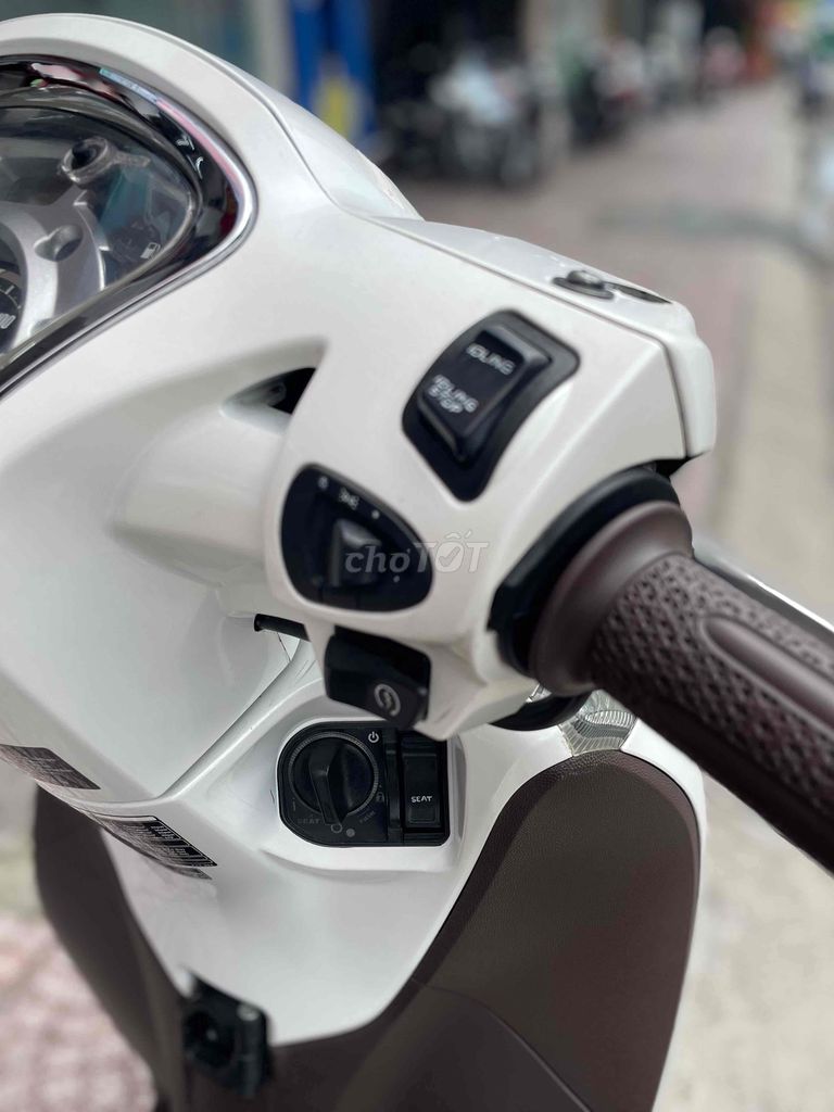 Sh mode chính chủ ký luôn. Mua bán Xe máy tại Quận Phú Nhuận Tp Hồ Chí Minh được đăng bởi DŨNG HOÀNG  hình 4