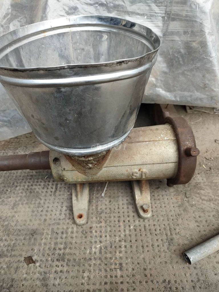 Cối xay thịt Kim loại Bạc. Mua bán Bếp, lò, đồ điện nhà bếp tại Huyện Vĩnh Cửu Đồng Nai được đăng bởi Sơn Phạm hình 1