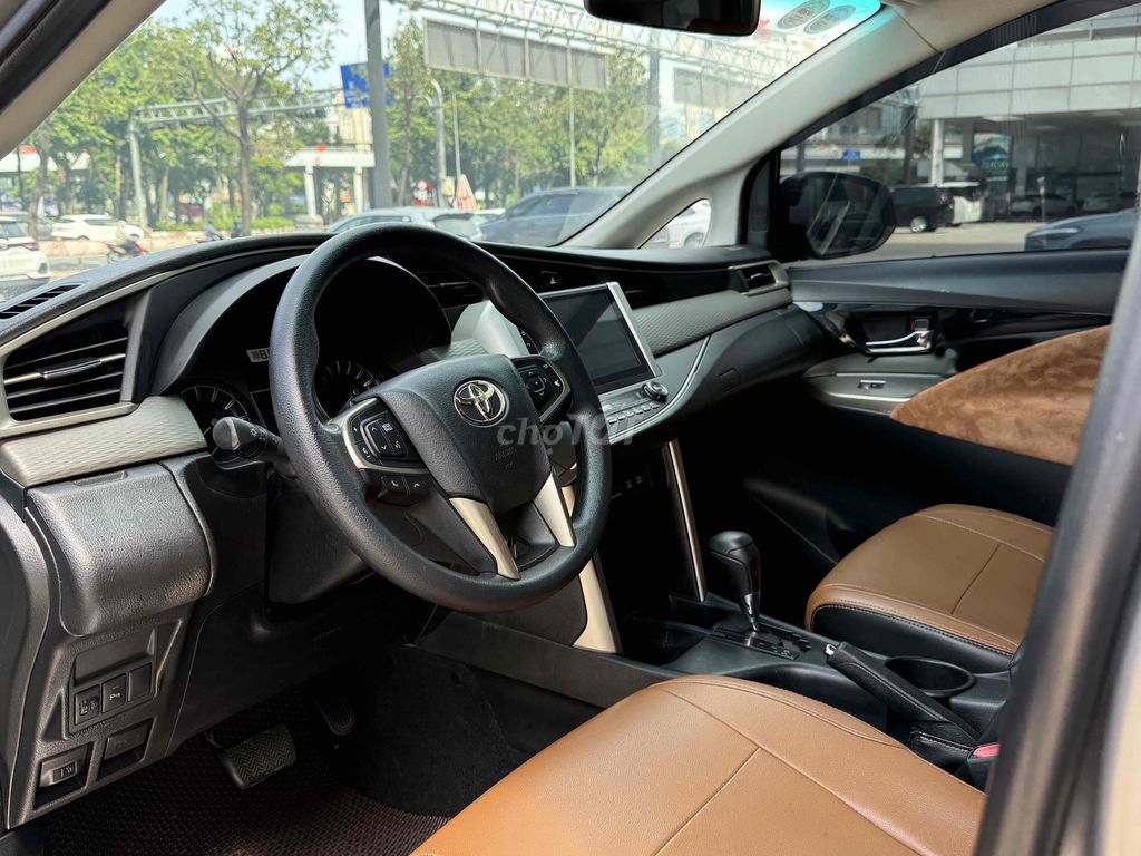 Toyota Innova 2017 2.0G -7 chỗ số tự động tại hãng. Mua bán Ô tô tại Quận Bình Thạnh Tp Hồ Chí Minh được đăng bởi Công Sang hình 9