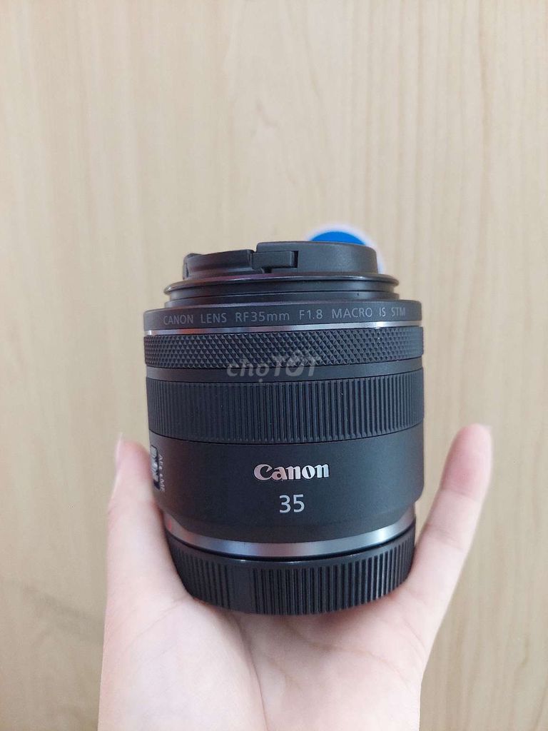 Lens Canon RF 35 F1.8 STM