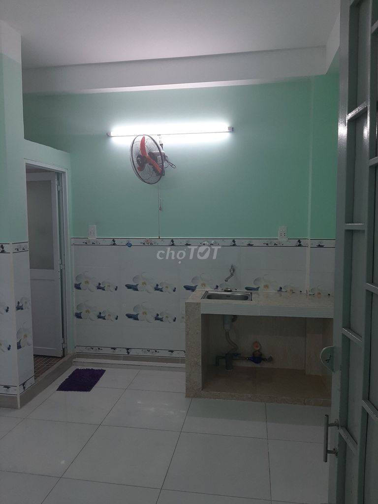 Phòng trọ chính chủ sạch sẽ thoáng mát, hiện đại, có chỗ để xe