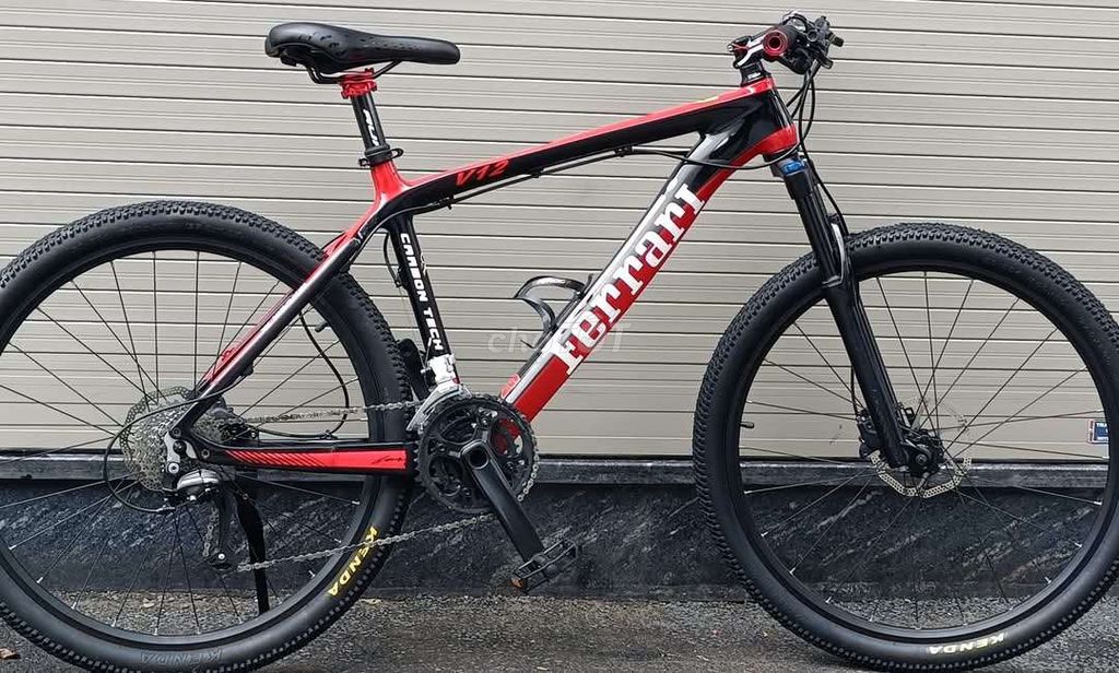 Xe FERRARI COLNAGO V12