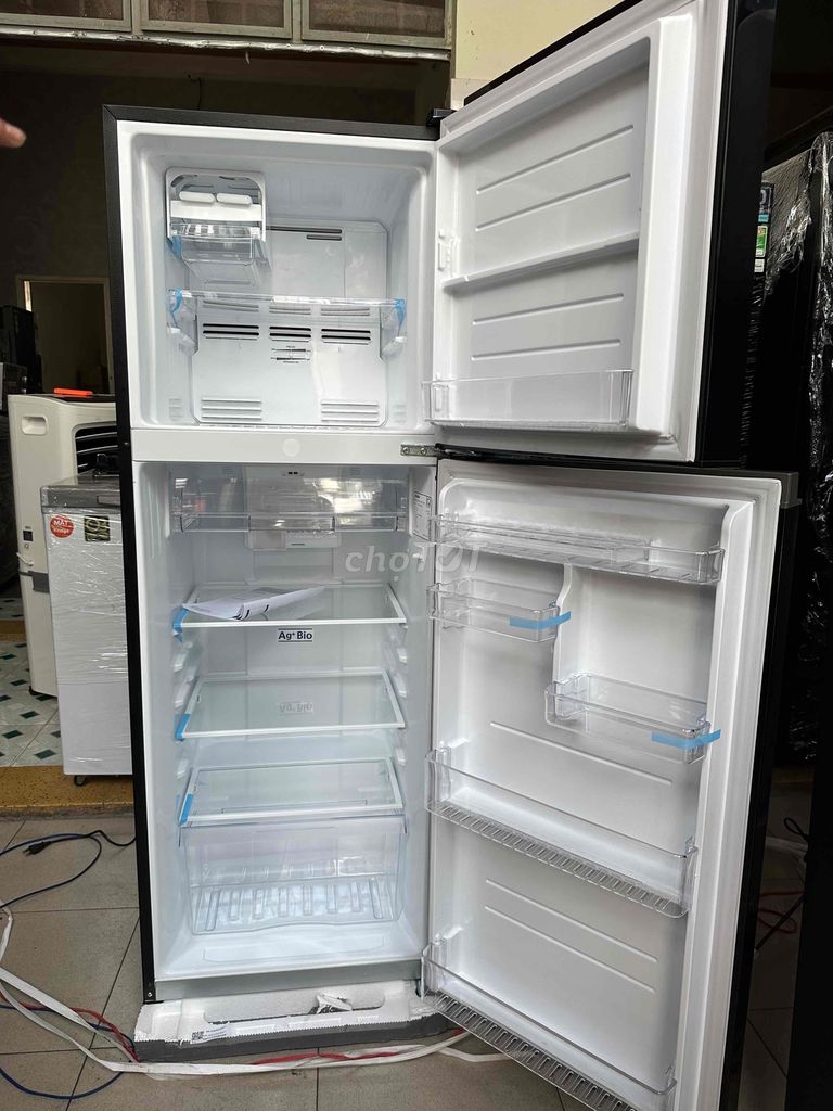 Tủ Lạnh Toshiba inverter 233L mới full thùng