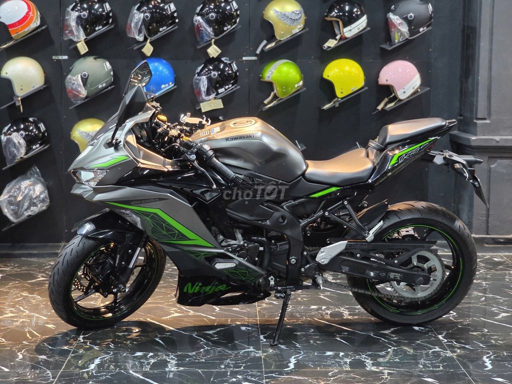 ZX25R XÁM TITAN MODEL 2023 BIỂN HÀ NỘI. Mua bán Xe máy tại Quận Tây Hồ Hà Nội được đăng bởi Tu Phamanh hình 2